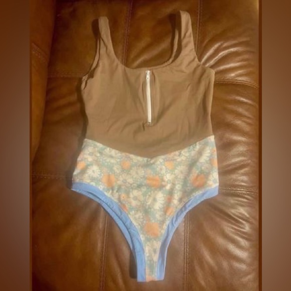 Gently Used - Ocean Flo Australian brand - 'Zicatela' Surf Suit - size S - $75